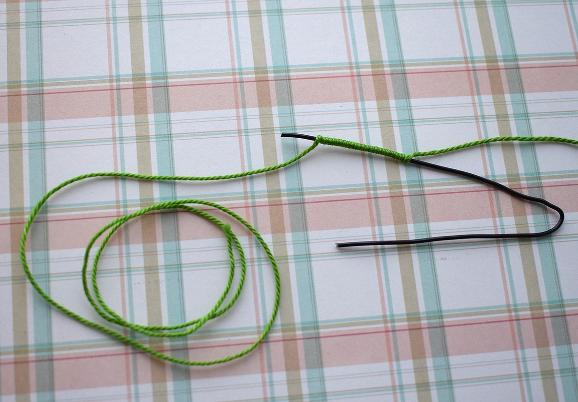 Blog-Inhaltsbild für 'Gratis Häkelanleitung Brosche / Haarspange «Kirsche»'