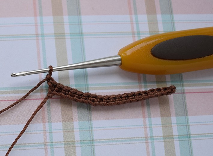 Blog-Inhaltsbild für 'Gratis Häkelanleitung Brosche / Haarspange «Kirsche»'