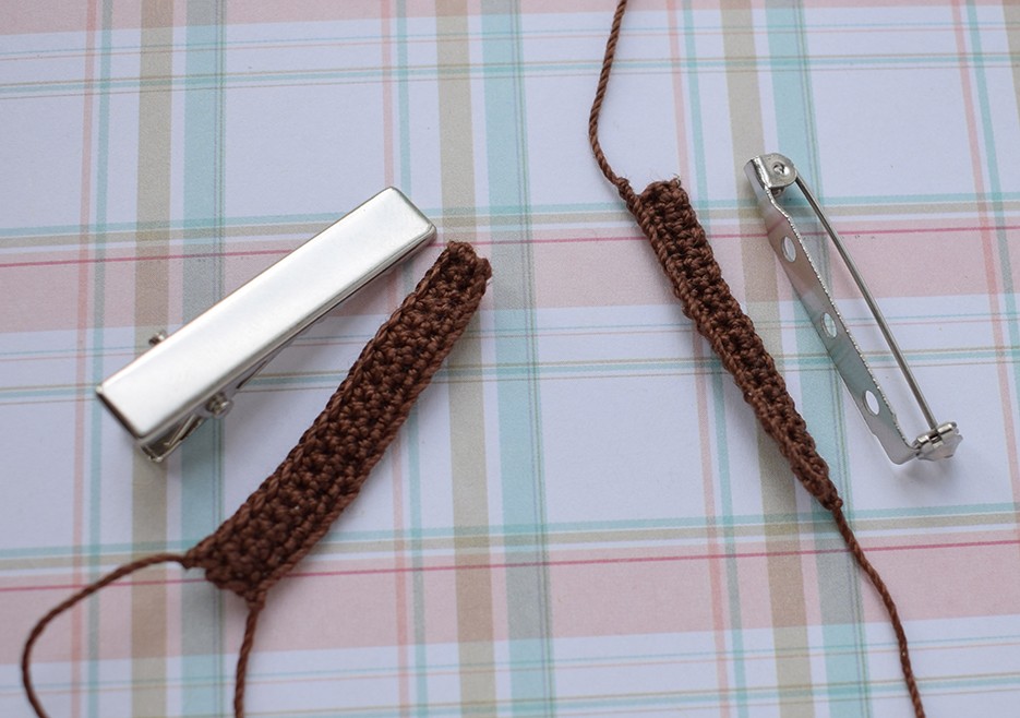 Blog-Inhaltsbild für 'Gratis Häkelanleitung Brosche / Haarspange «Kirsche»'