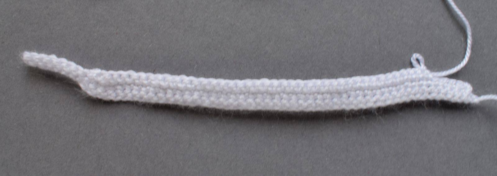 Blog-Inhaltsbild für 'Gratis Häkelanleitung Ohrklemme für Halloween: „Das Hundegespenst“'