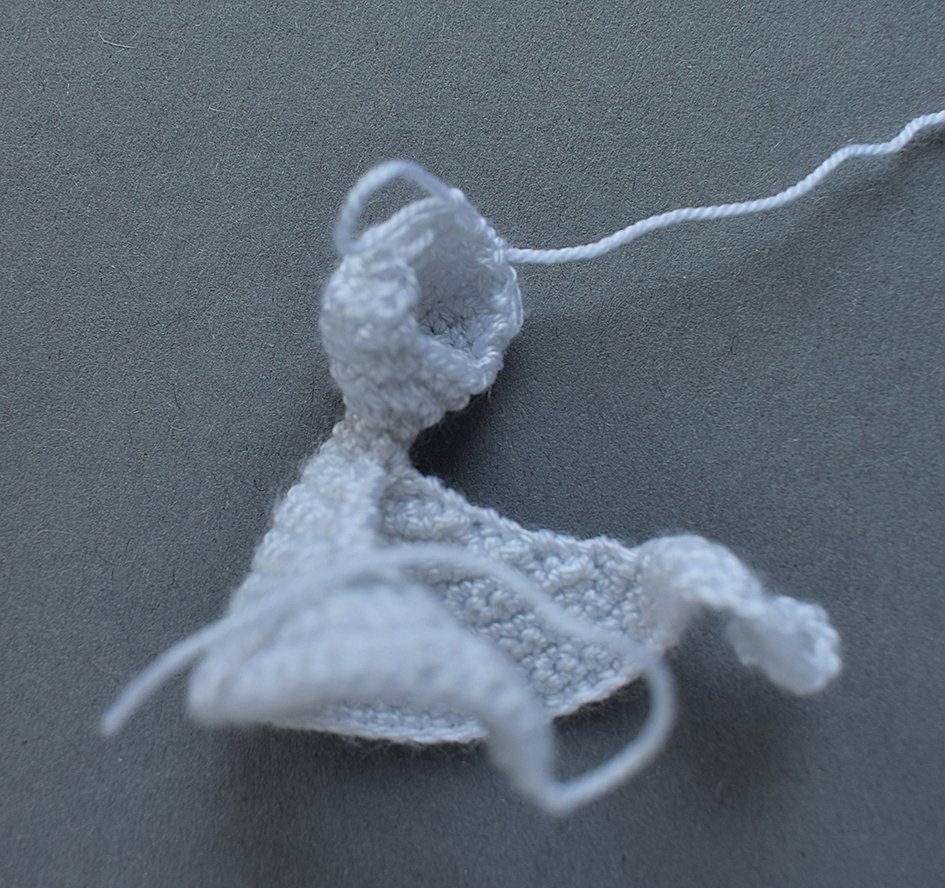 Blog-Inhaltsbild für 'Gratis Häkelanleitung Ohrklemme für Halloween: „Das Hundegespenst“'