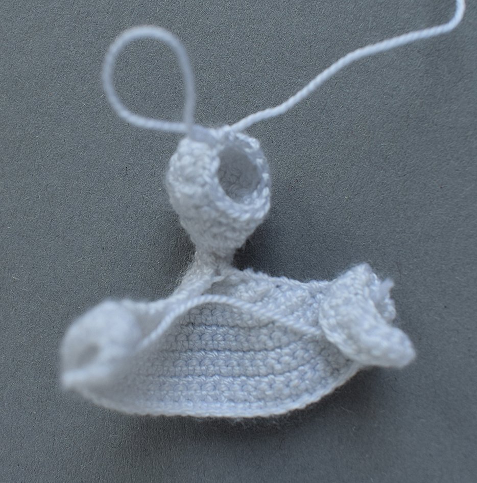 Blog-Inhaltsbild für 'Gratis Häkelanleitung Ohrklemme für Halloween: „Das Hundegespenst“'