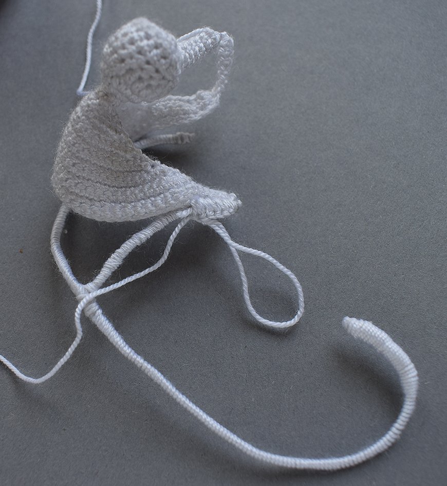 Blog-Inhaltsbild für 'Gratis Häkelanleitung Ohrklemme für Halloween: „Das Hundegespenst“'