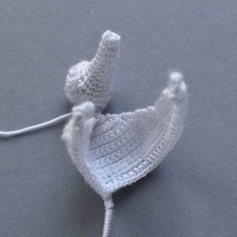 Blog-Inhaltsbild für 'Gratis Häkelanleitung Ohrklemme für Halloween: „Das Hundegespenst“'