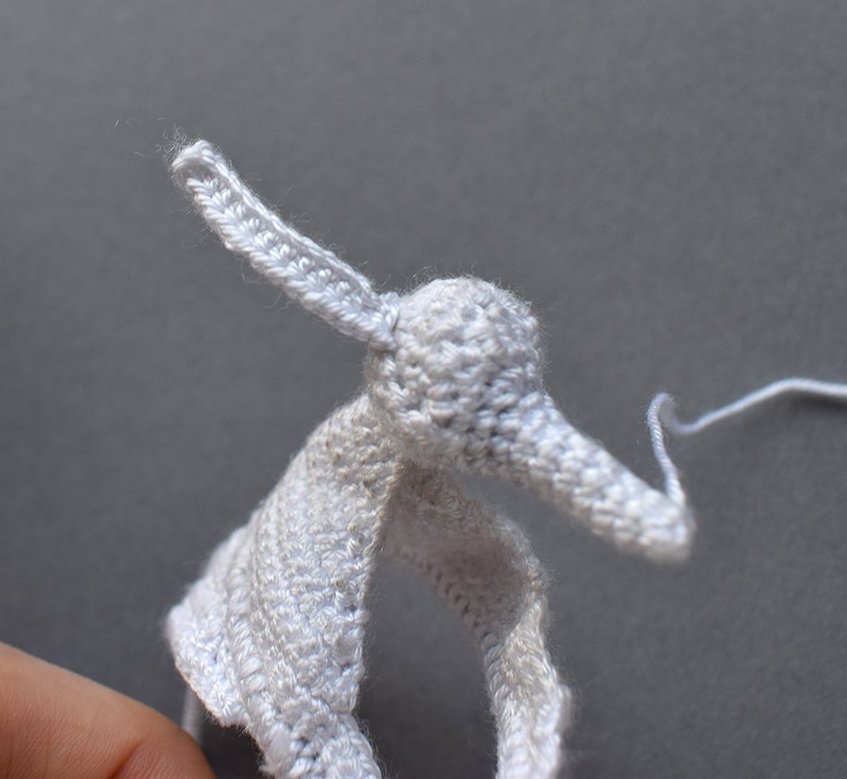 Blog-Inhaltsbild für 'Gratis Häkelanleitung Ohrklemme für Halloween: „Das Hundegespenst“'