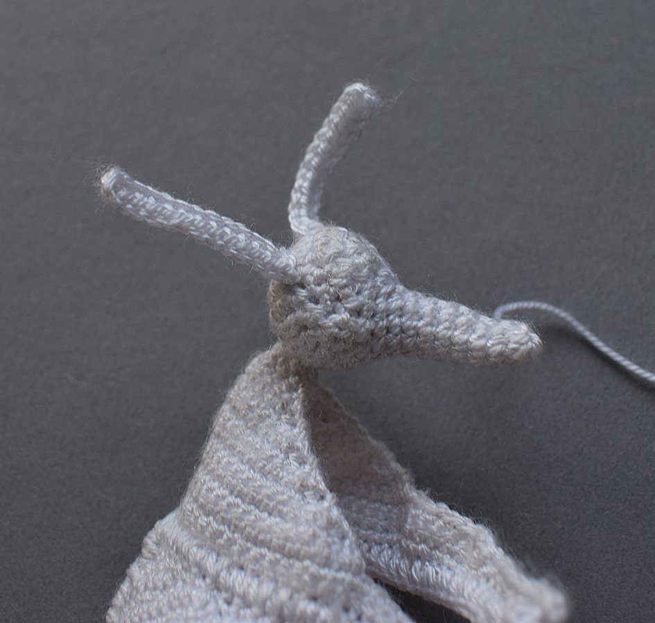 Blog-Inhaltsbild für 'Gratis Häkelanleitung Ohrklemme für Halloween: „Das Hundegespenst“'