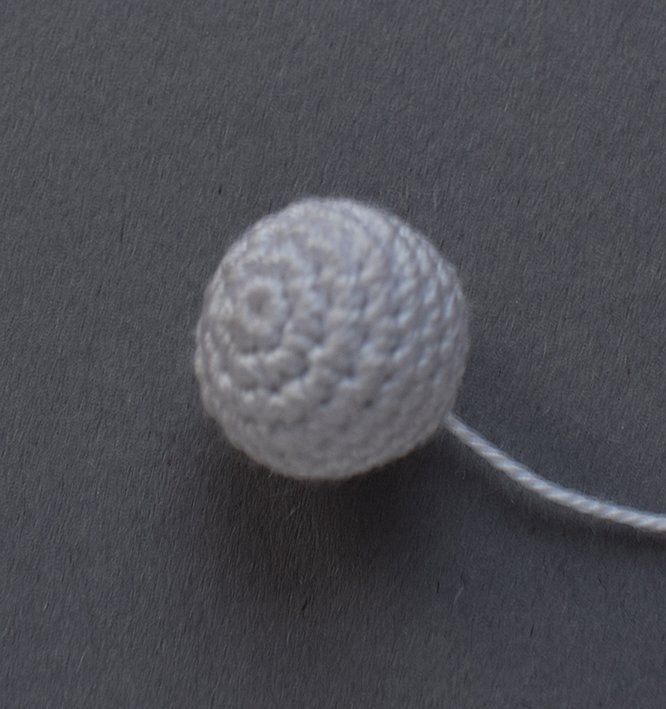 Blog-Inhaltsbild für 'Gratis Häkelanleitung Ohrklemme für Halloween: „Das Hundegespenst“'