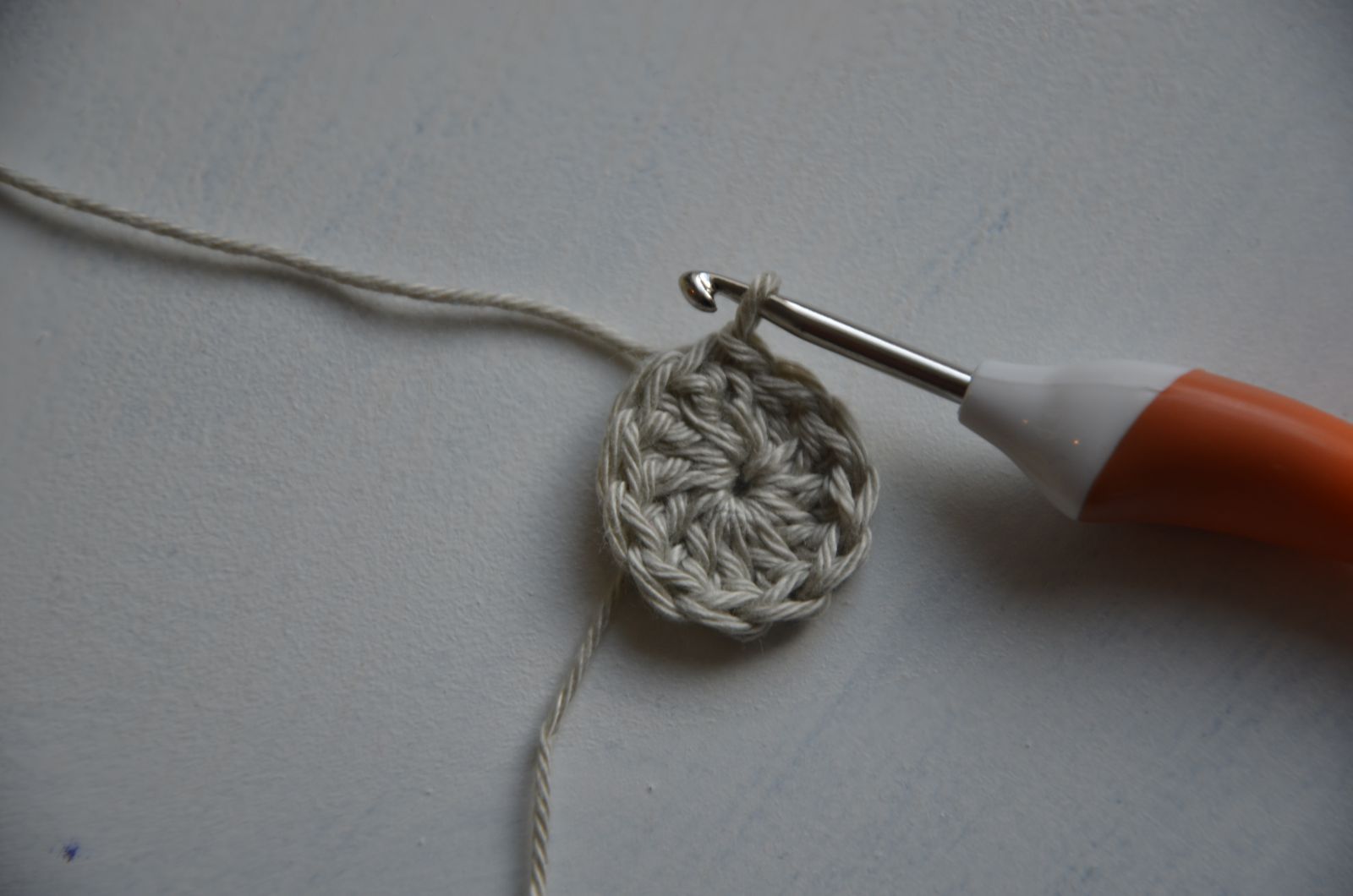 Blog-Inhaltsbild für 'Kostenlose Häkelanleitung Mini Igel'