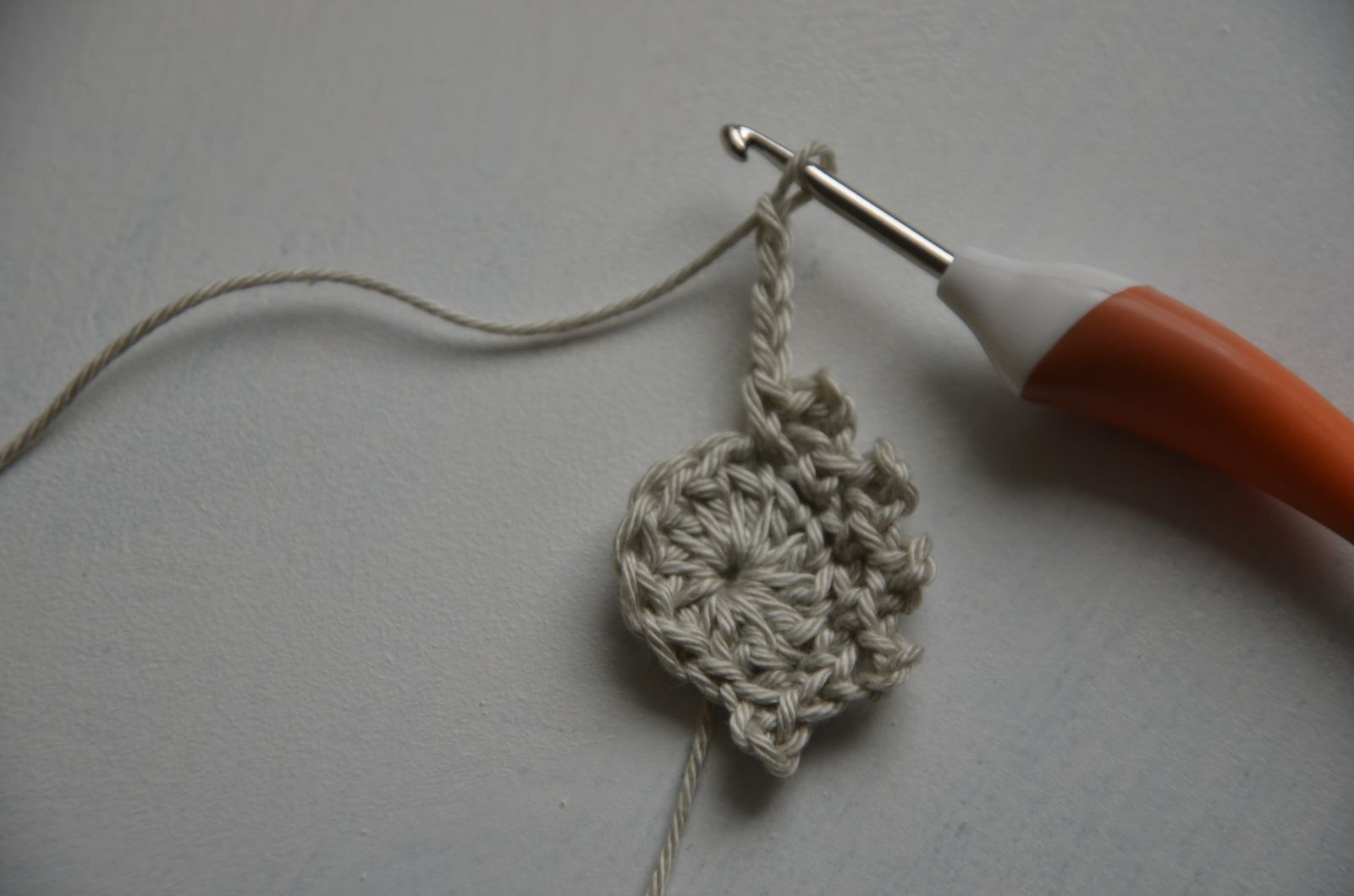 Blog-Inhaltsbild für 'Kostenlose Häkelanleitung Mini Igel'