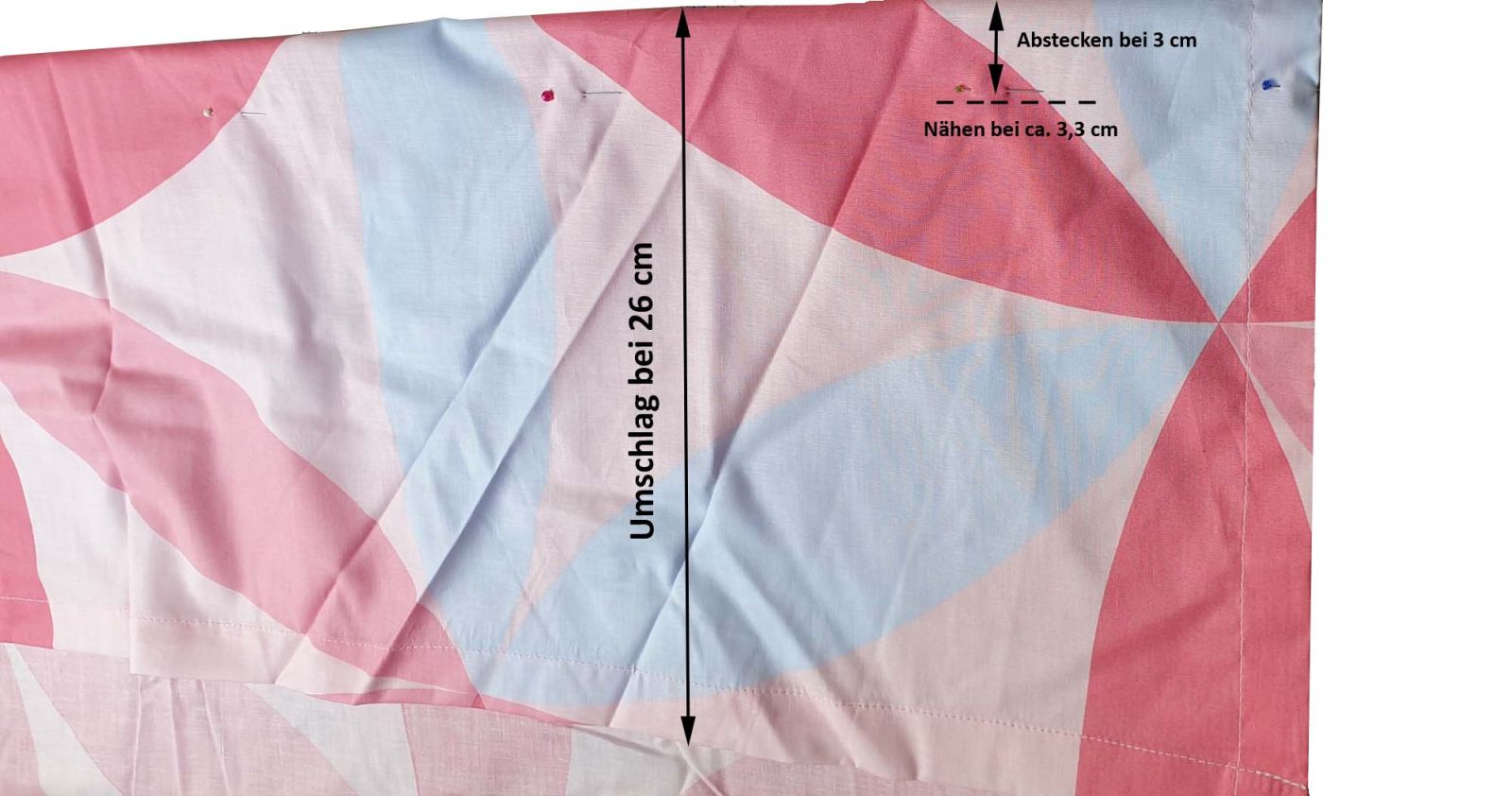 gleiche Bild wie zuvor, jedoch mit eingezeichneten Maßpfeilen