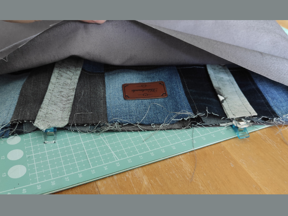 Blog-Inhaltsbild für 'Kostenlose Nähanleitung Upcycling - Jeansbeutel'