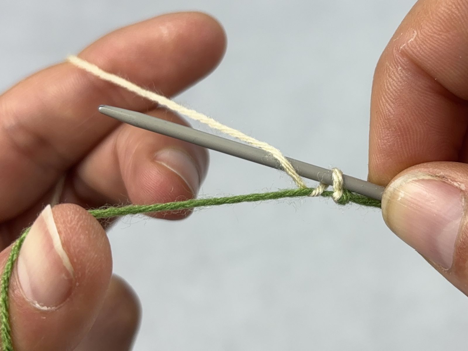 Blog content image for 'Knitting Double-Faced Fabric: The Most Important Edge Techniques, Simply Explained'