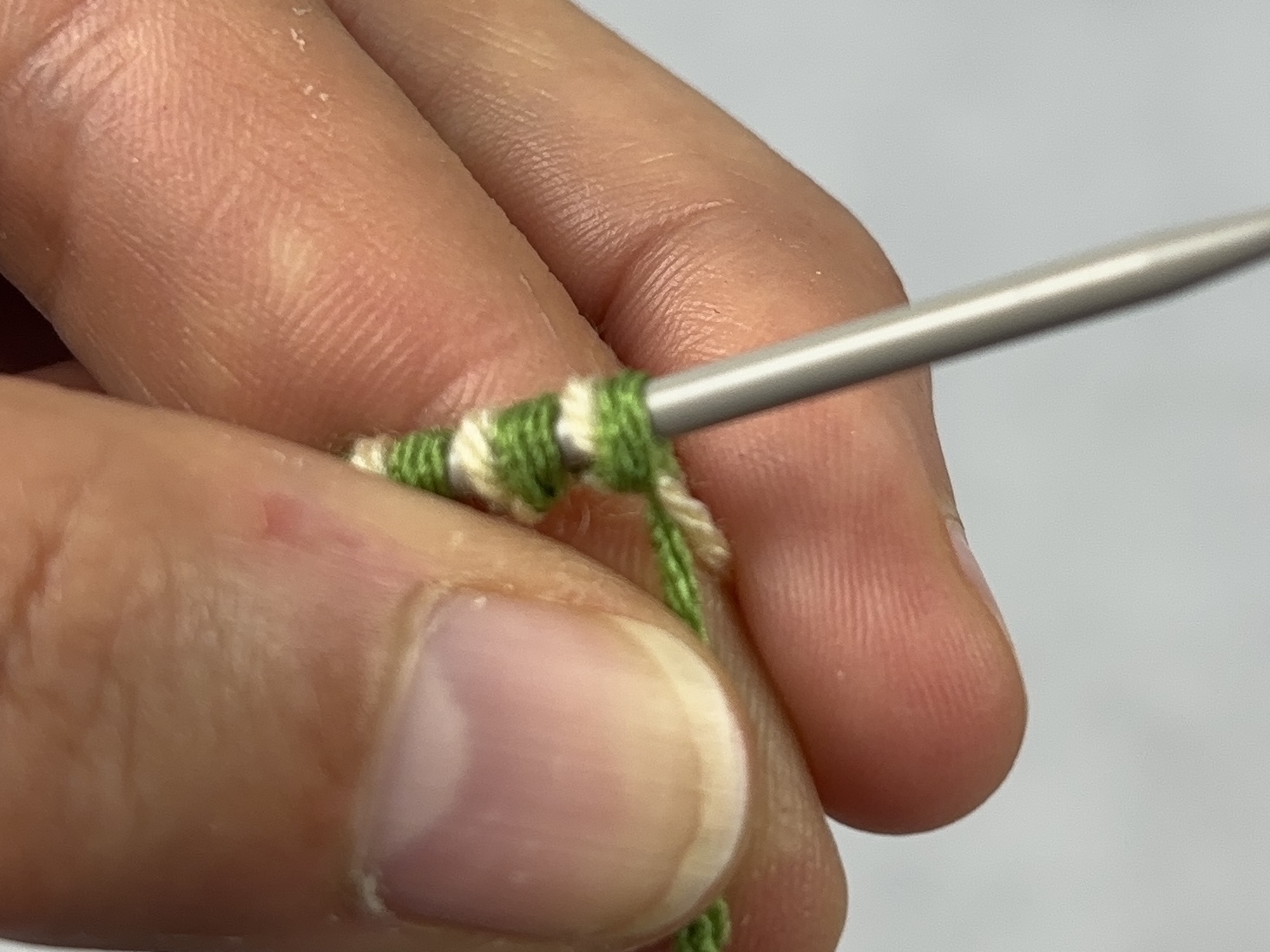 Blog content image for 'Knitting Double-Faced Fabric: The Most Important Edge Techniques, Simply Explained'