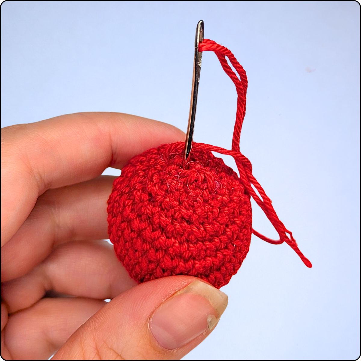 Blog-Inhaltsbild für 'Kostenlose Häkelanleitung: Schlüsselanhänger Erdbeere'