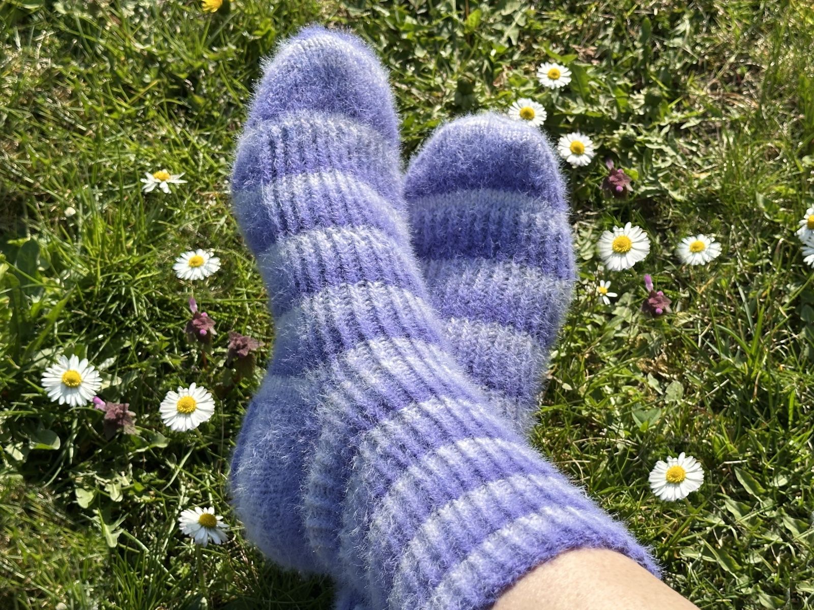 Blog-Inhaltsbild für 'Kuschelweiche Flauschsocken stricken'
