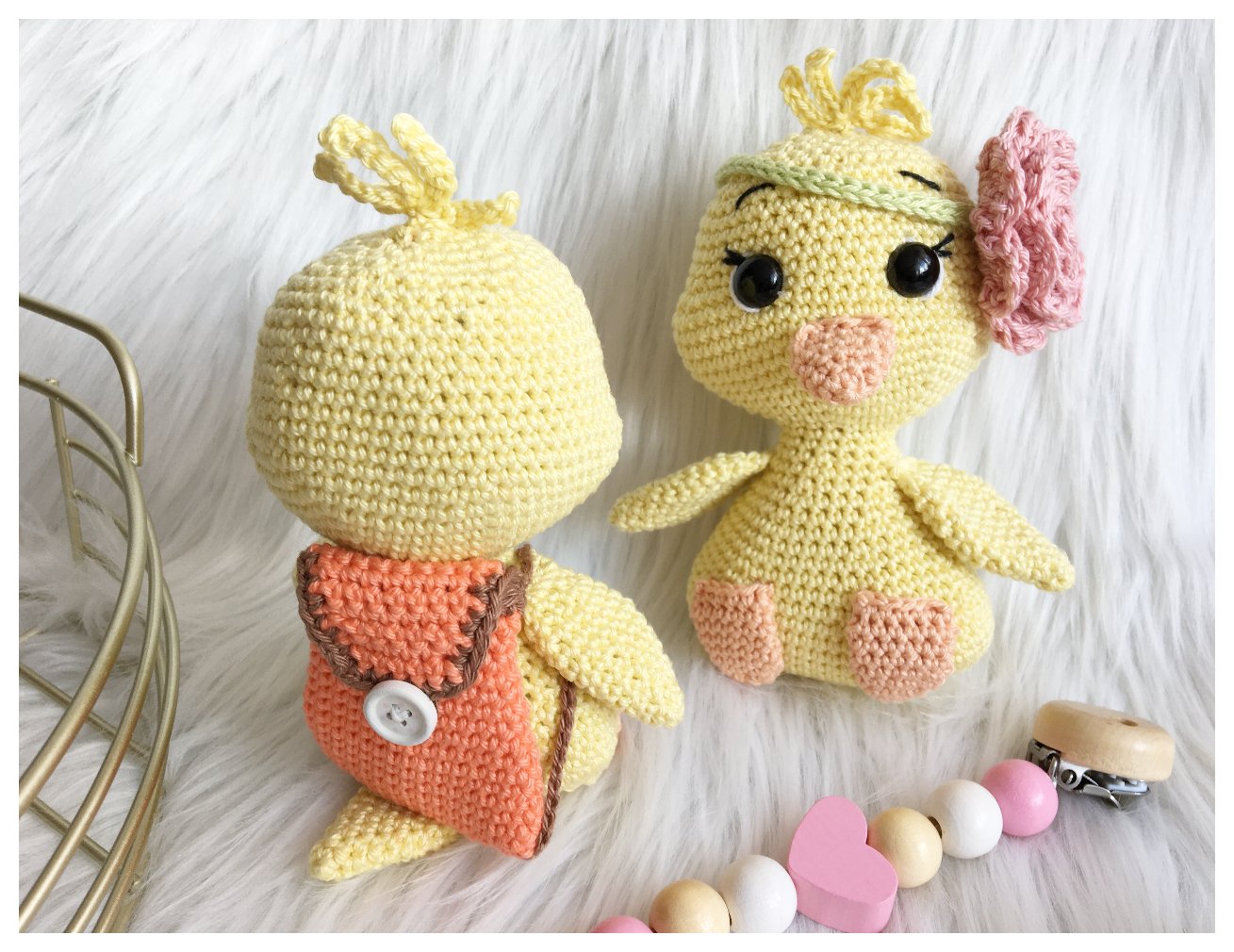 Blog-Inhaltsbild für 'Kükenpaar Emilia und Emil, kostenlose Häkelanleitung von Wolldiamant'