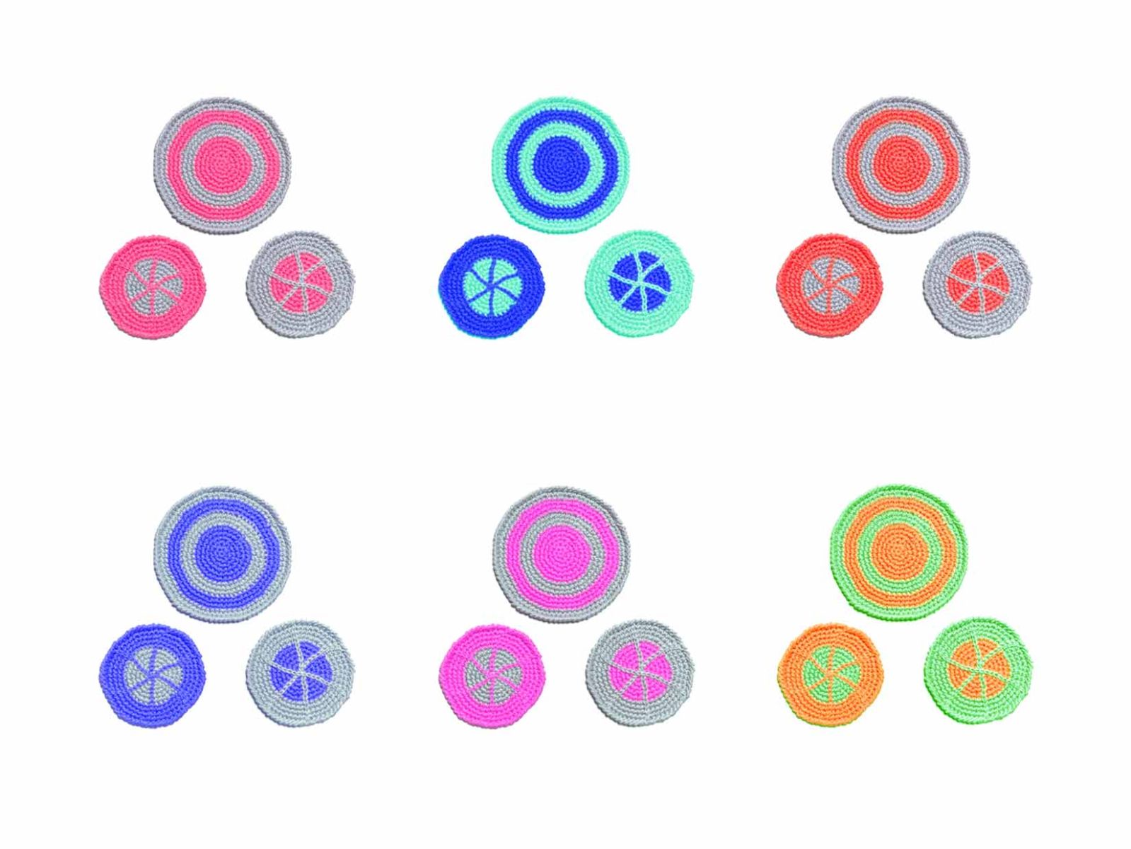 Das Bild zeigt den Untersetzer in verschiedenen Farbkombinationen.