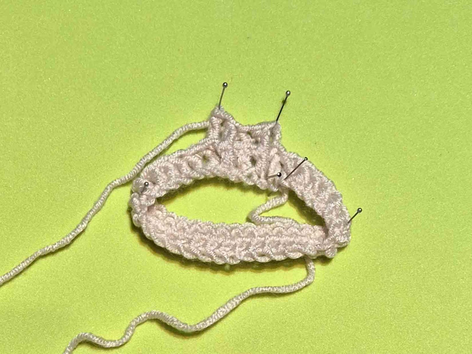 Das Bild zeigt den Anfang von Runde 2 mit dem Bündchenmuster.