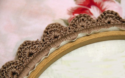 Blog-Inhaltsbild für 'Kostenlose Anleitung: So wird aus einem alten Stickring ein origineller Bilderrahmen!'