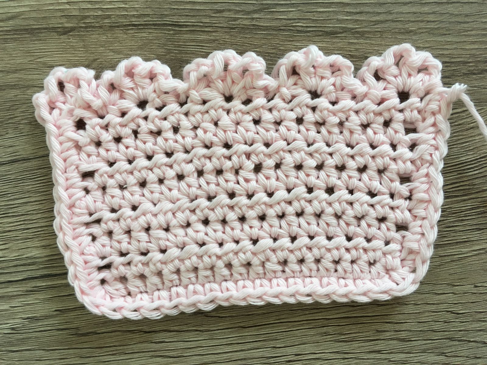 Blog-Inhaltsbild für 'Bettorganizer, kostenlose Häkelanleitung'