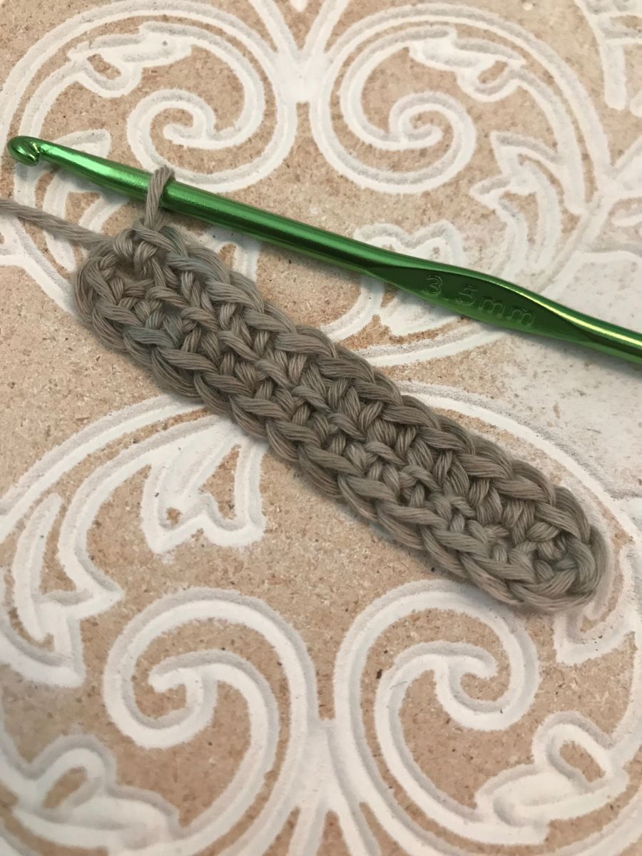 Blog-Inhaltsbild für 'Schlüsselanhänger aus Wollresten häkeln'