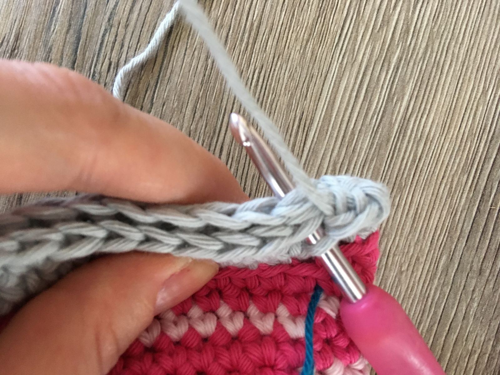 Blog-Inhaltsbild für 'Kostenlose Häkelanleitung, Spieluhr Maus Marla'