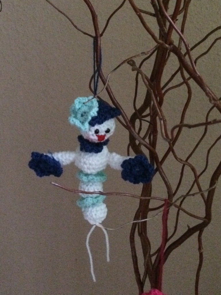 Blog-Inhaltsbild für 'Kostenlose Häkelanleitung - Kleine Frühlingsanhänger'