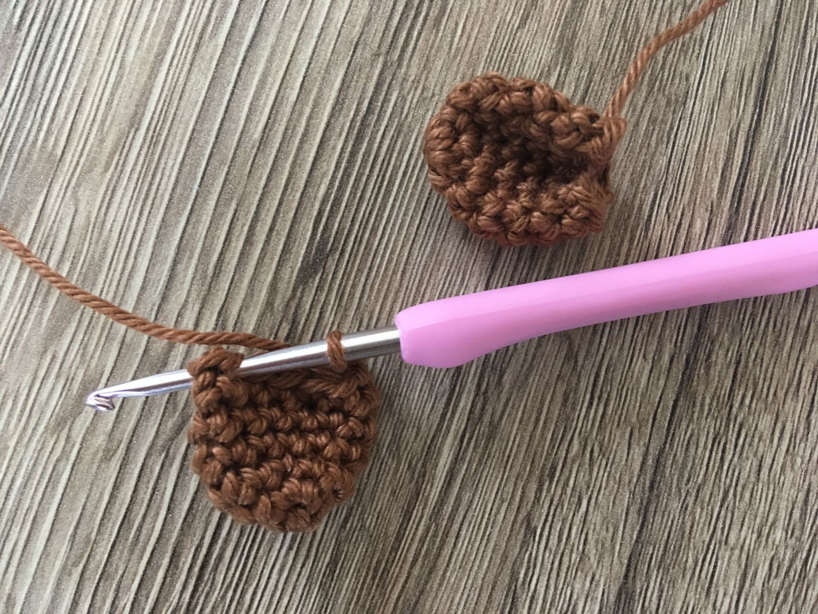 Blog-Inhaltsbild für 'Affengreifring, kostenlose Häkelanleitung'