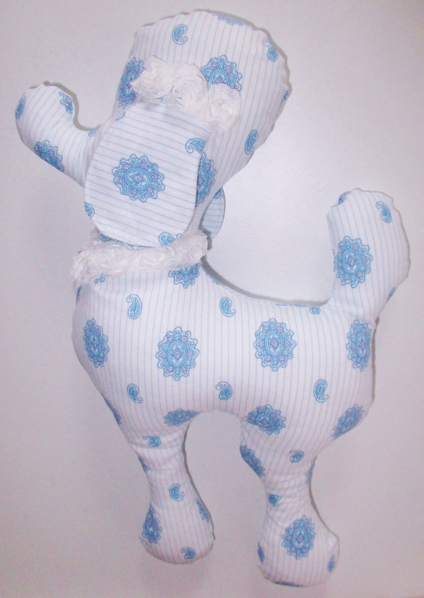 Blog-Inhaltsbild für 'PudelLiebe: Nähe Dir eine Pudelfamilie! Zum Spielen, Bewundern und Liebhaben, das Freebook für das Kuscheltier in zwei Größen: Pudel Hund'