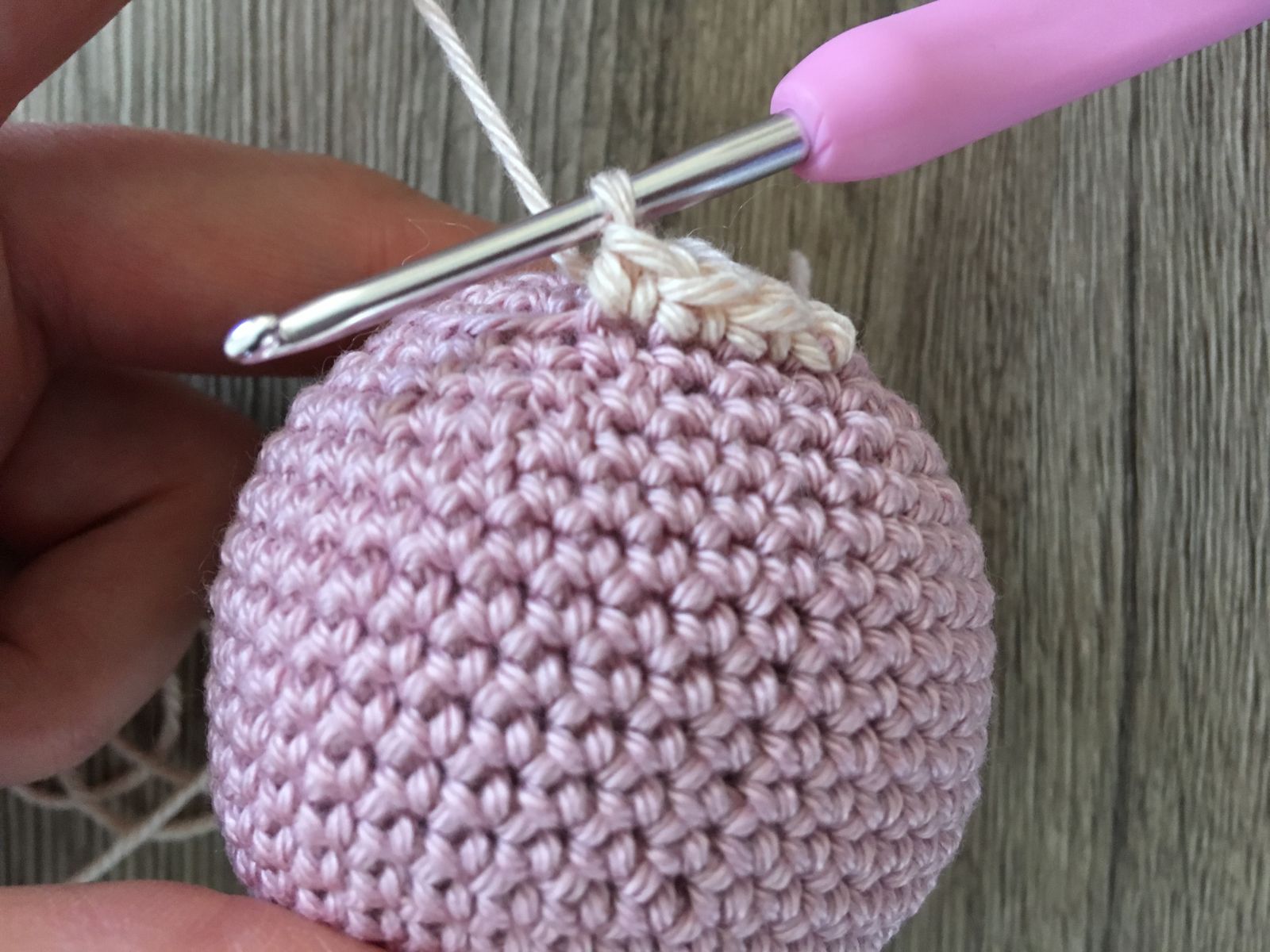 Blog-Inhaltsbild für 'Kostenlose Häkelanleitung, Krake Kimberly'