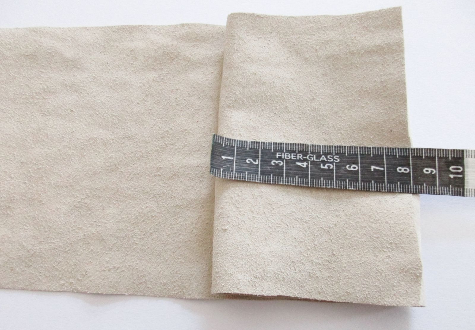 Blog-Inhaltsbild für '&quot;Kleine Fee&quot; Schlüsselanhänger Taschenbaumler aus Leder schnell selbst gemacht'