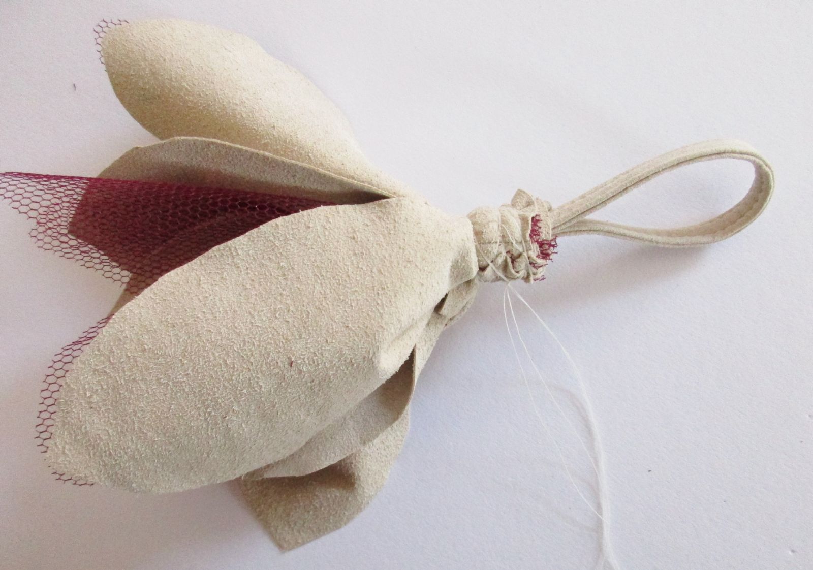 Blog-Inhaltsbild für '&quot;Kleine Fee&quot; Schlüsselanhänger Taschenbaumler aus Leder schnell selbst gemacht'