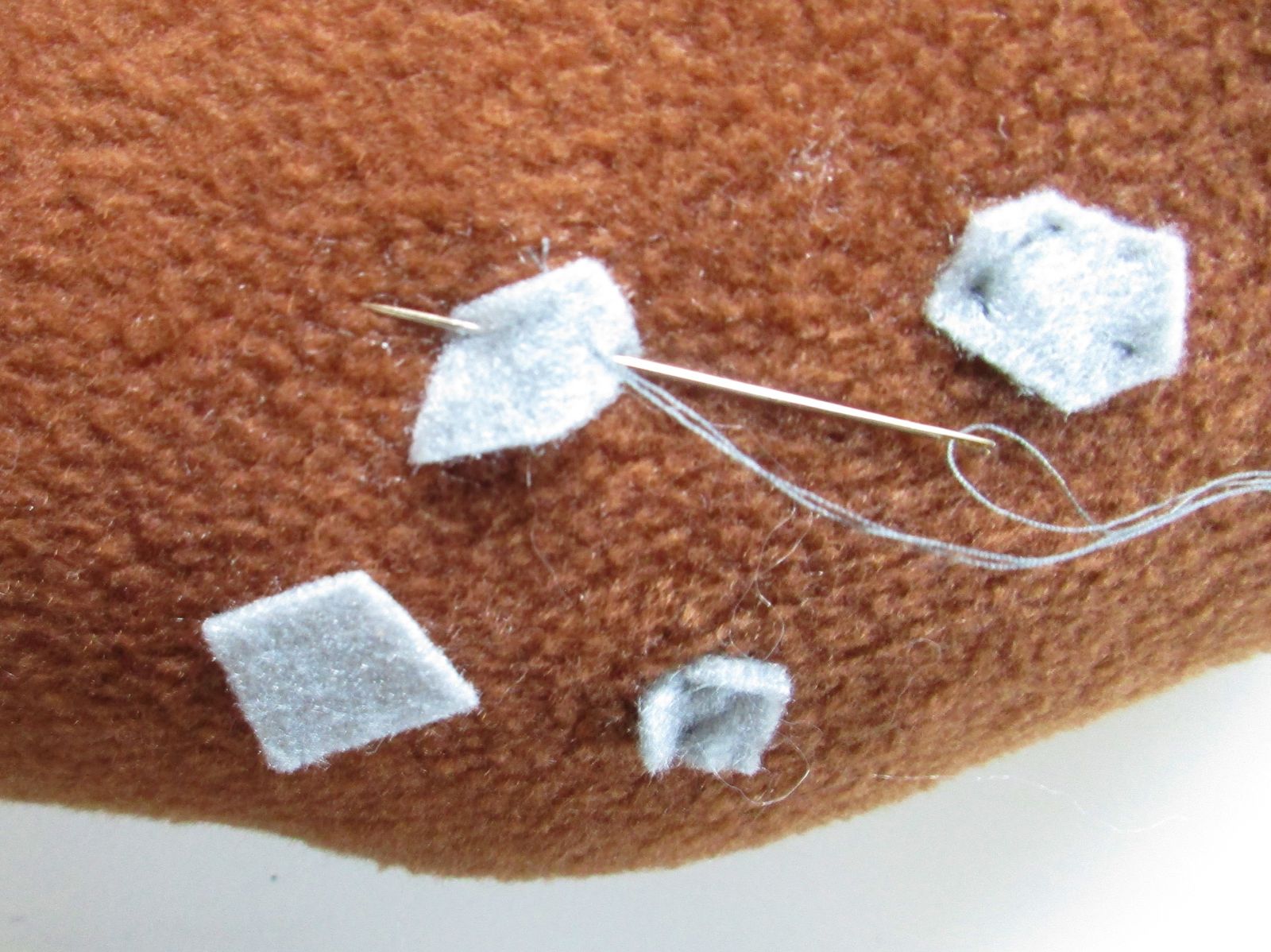 Blog-Inhaltsbild für 'Brezel - Spaß zum Oktoberfest! Wies`n Zeit ist angebrochen Nähe Dir die schönsten Brez`n selbst! Nähanleitung + Schnittmuster drei Größen Freebook'