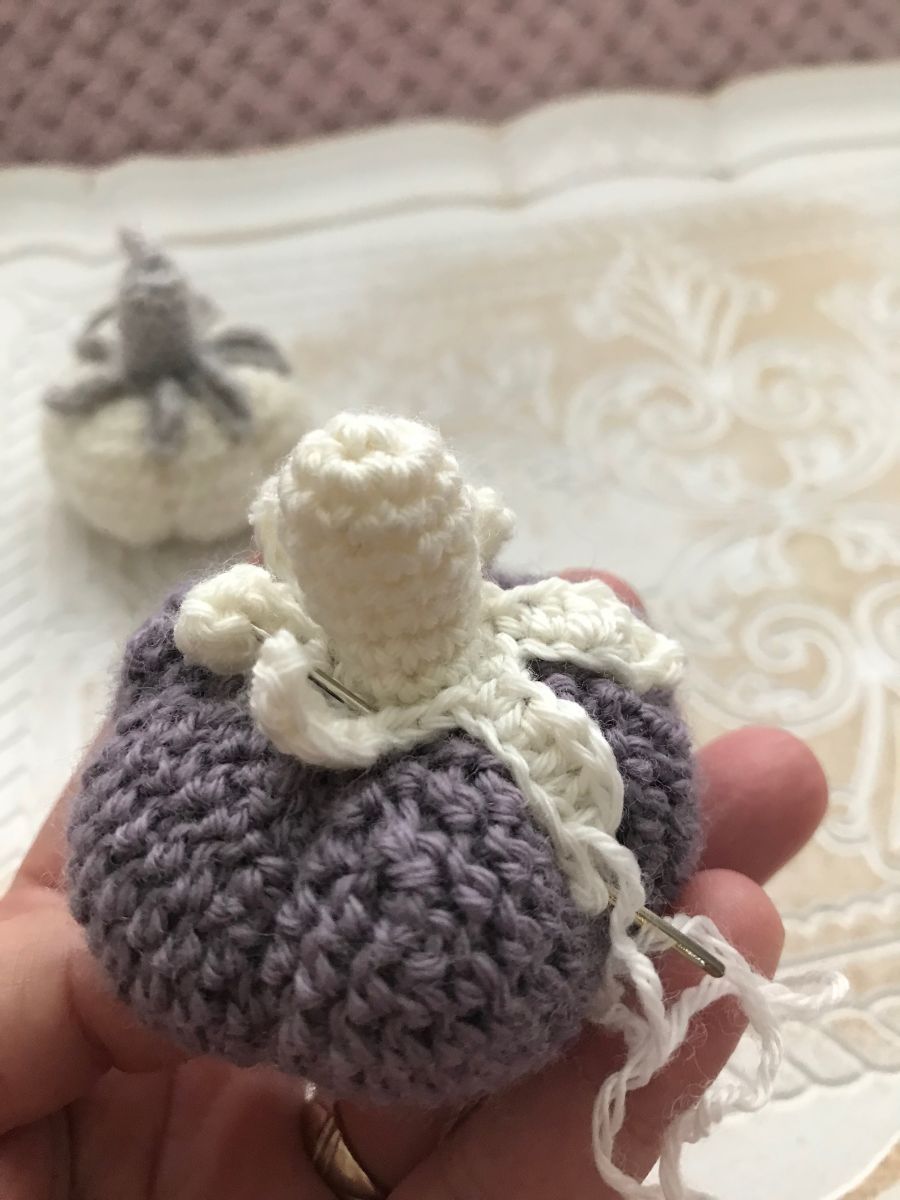 Blog-Inhaltsbild für 'Kürbis häkeln Schlüsselanhänger'