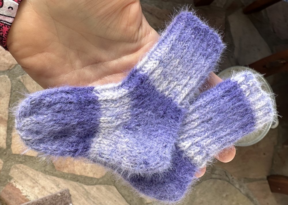 Blog-Inhaltsbild für 'Kuschelweiche Flauschsocken stricken'