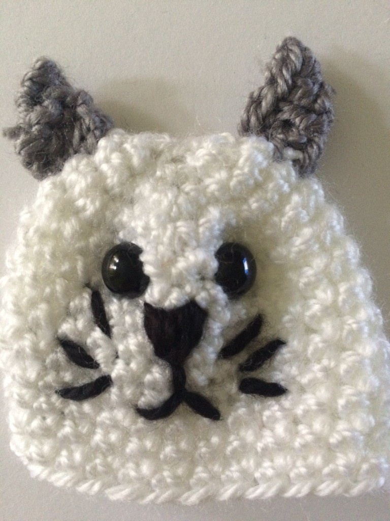 Blog-Inhaltsbild für 'Kostenlose Häkelanleitung - Taschenbaumler/Schlüsselanhänger Katze'