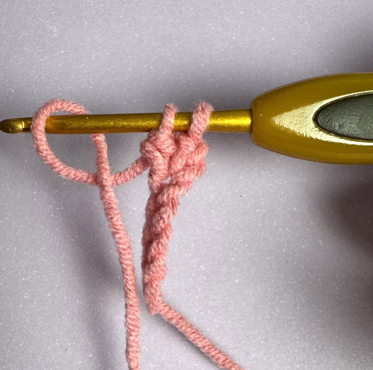 Blog-Inhaltsbild für 'Kuschelige Eulen-Wärmflasche häkeln'