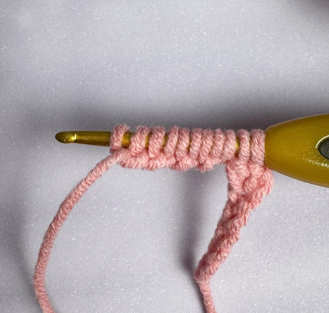 Blog-Inhaltsbild für 'Kuschelige Eulen-Wärmflasche häkeln'