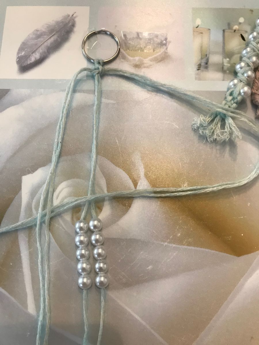 Blog-Inhaltsbild für 'Taschenbaumler Pearl knüpfen / Schlüsselanhänger'