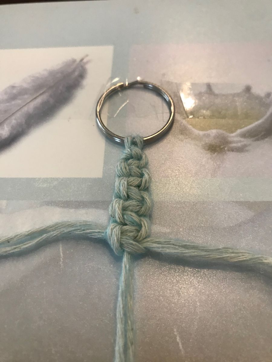 Blog-Inhaltsbild für 'Taschenbaumler Pearl knüpfen / Schlüsselanhänger'