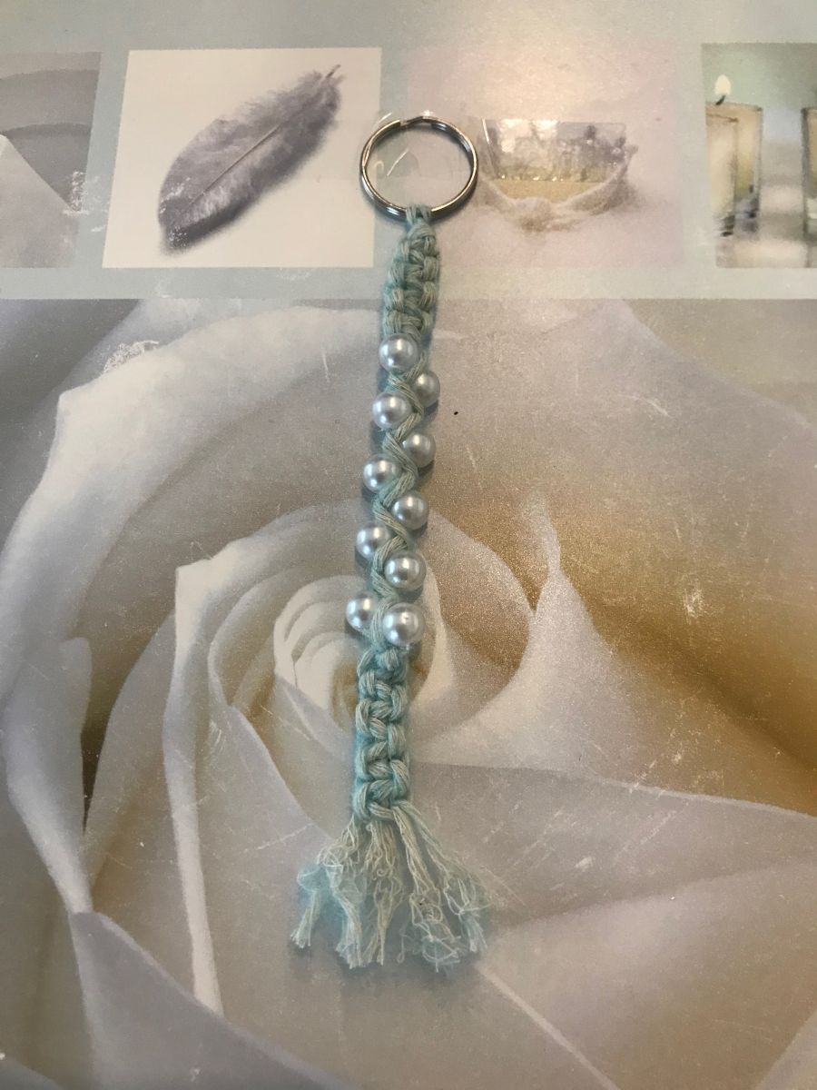 Blog-Inhaltsbild für 'Taschenbaumler Pearl knüpfen / Schlüsselanhänger'