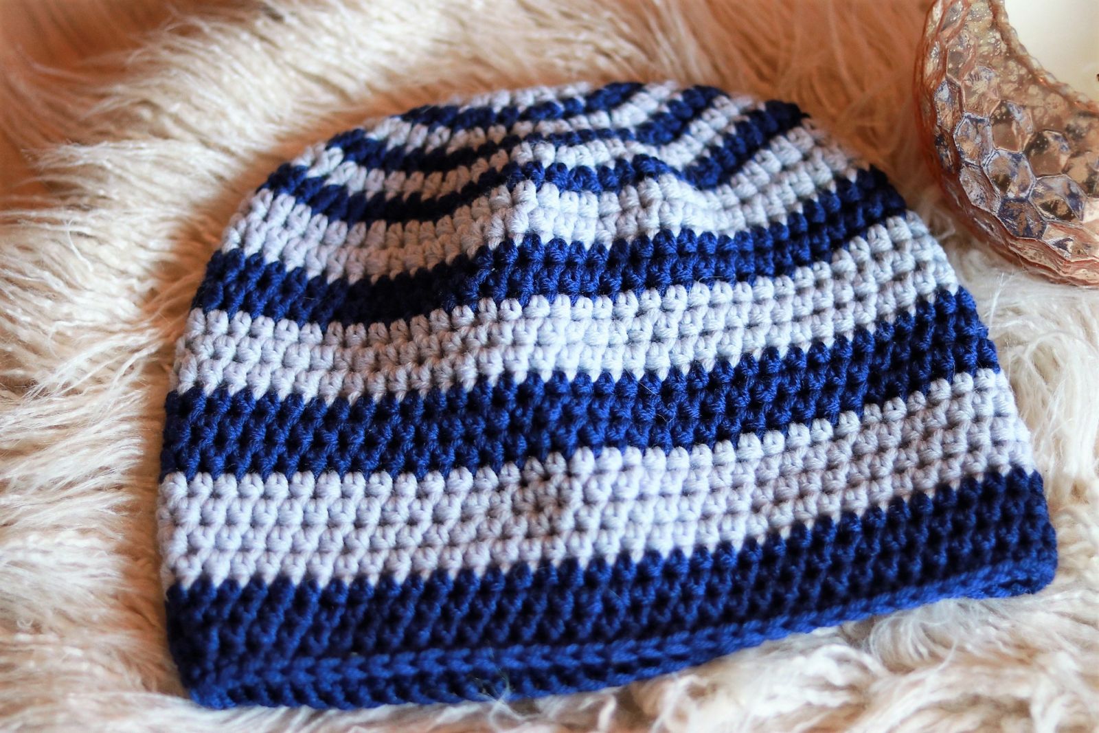 Blog-Inhaltsbild für 'Kostenlose Häkelanleitung für die Wintermütze "Stripes"'