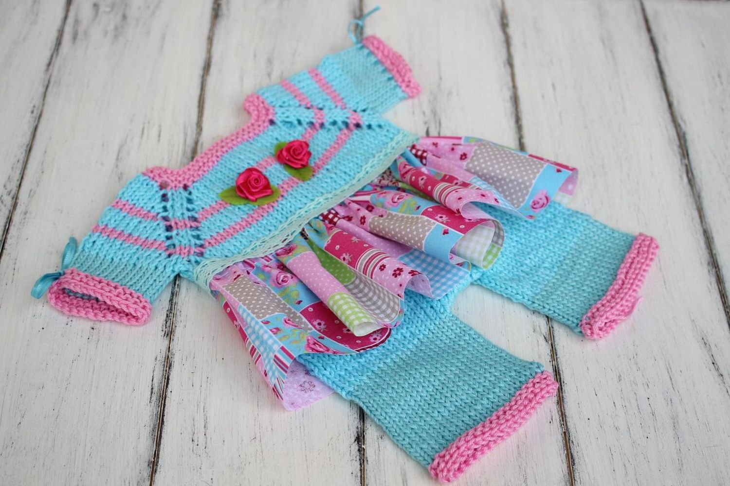 Blog-Inhaltsbild für 'Kostenlose Strickanleitung für Puppenkleid'