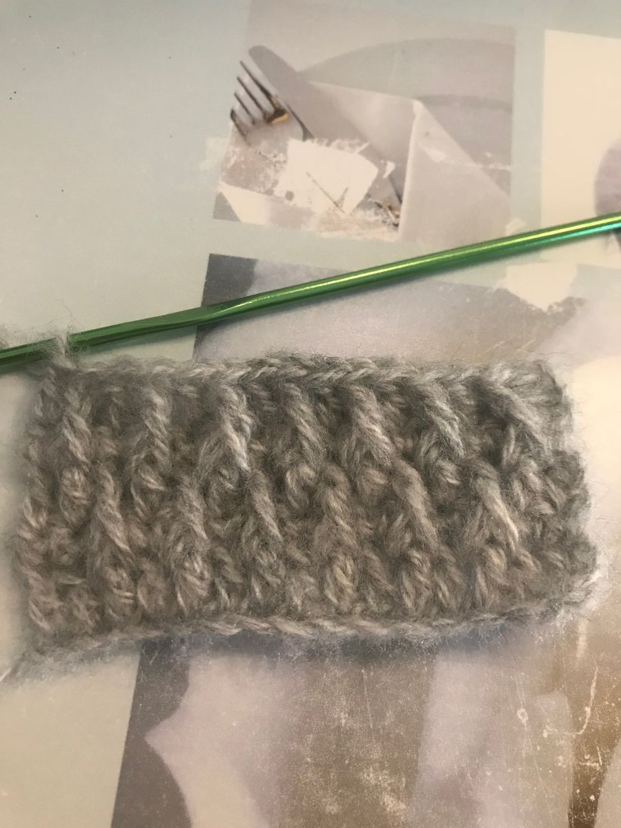 Blog-Inhaltsbild für 'Stirnband häkeln mit selbstgemachter Satinblüte *1'