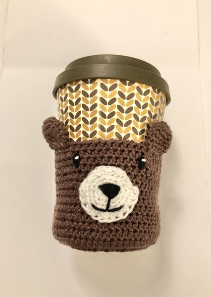 Blog-Inhaltsbild für 'Kostenlose Häkelanleitung Cup Cape Bär'