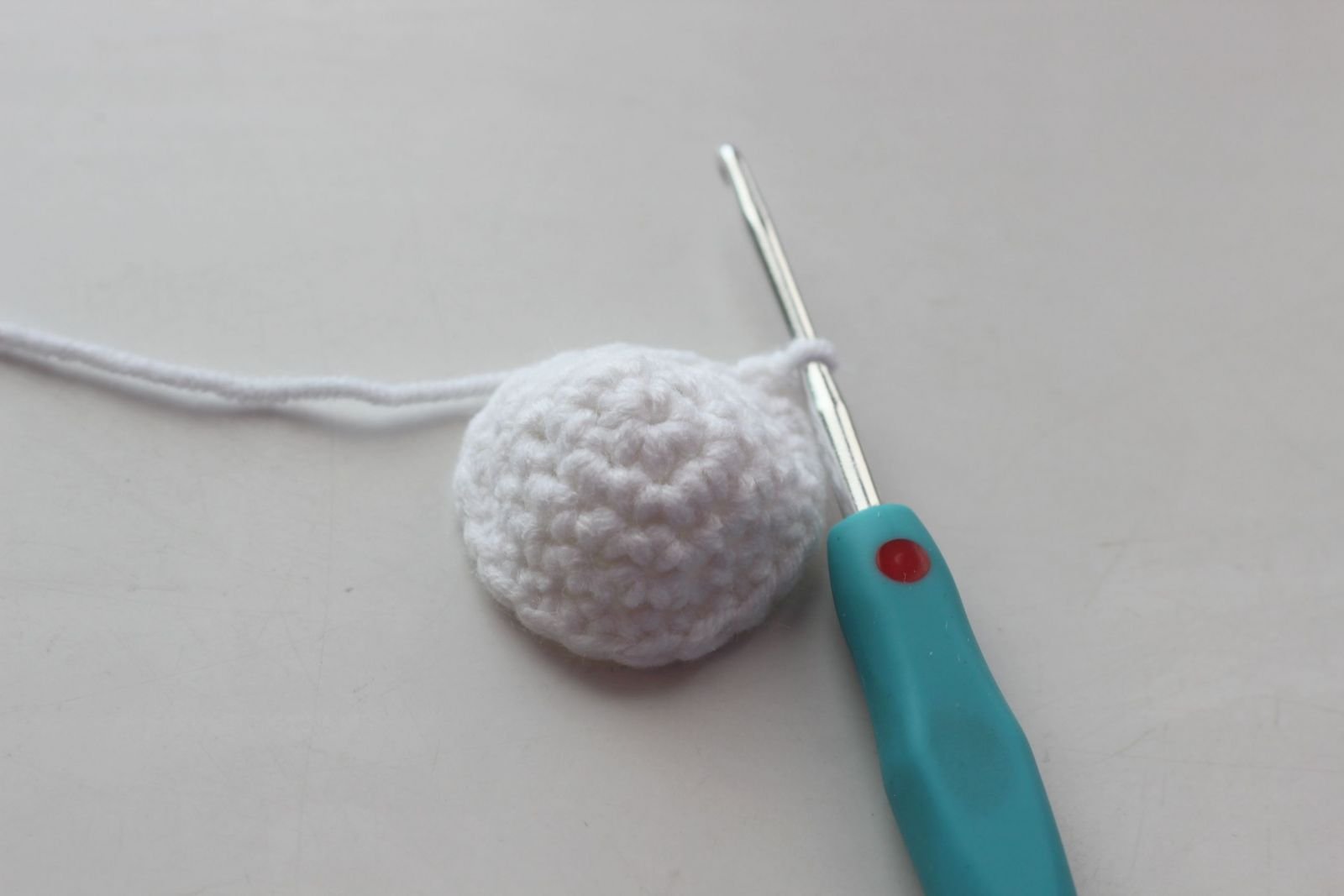 Blog-Inhaltsbild für 'Tasche häkeln. Kostenlose Häkelanleitung für die Puppentasche Schaf'