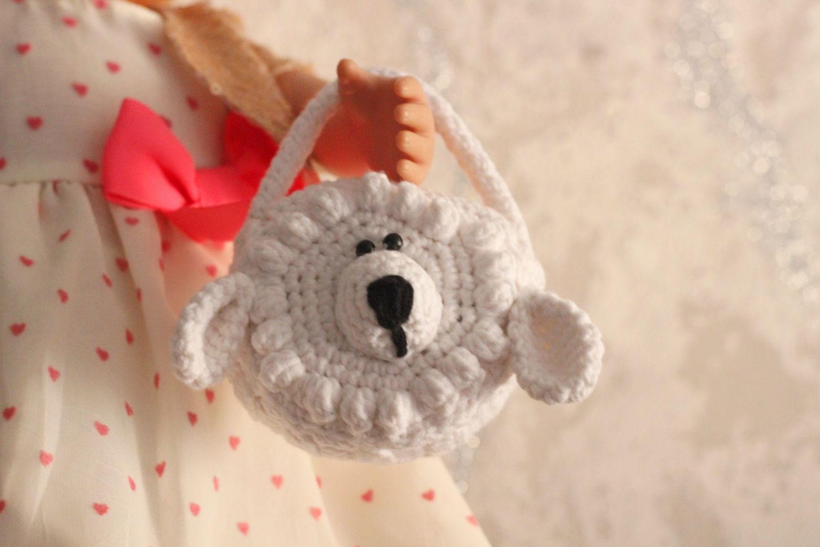 Blog-Inhaltsbild für 'Tasche häkeln. Kostenlose Häkelanleitung für die Puppentasche Schaf'