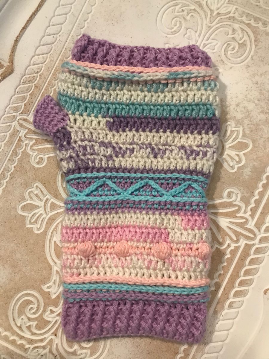 Blog-Inhaltsbild für 'Stulpen häkeln Pastell'