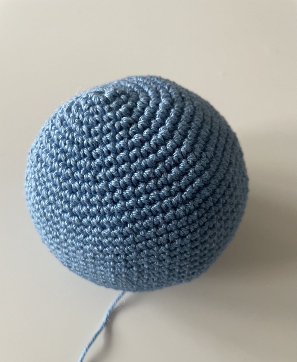 Blog-Inhaltsbild für 'Kostenlose Häkelanleitung für eine süße Amigurumi Katze'