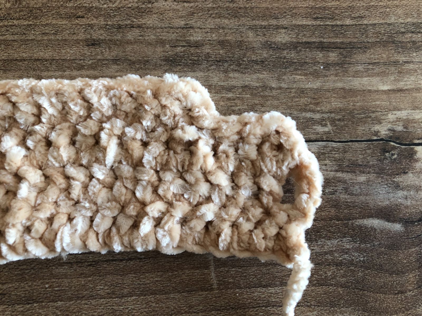 Blog-Inhaltsbild für 'Das richtige Garn für Babys - Babyschal häkeln'